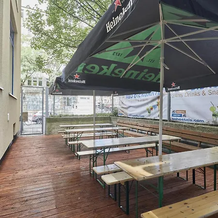 A&o ハウプトバーンホフ 2*